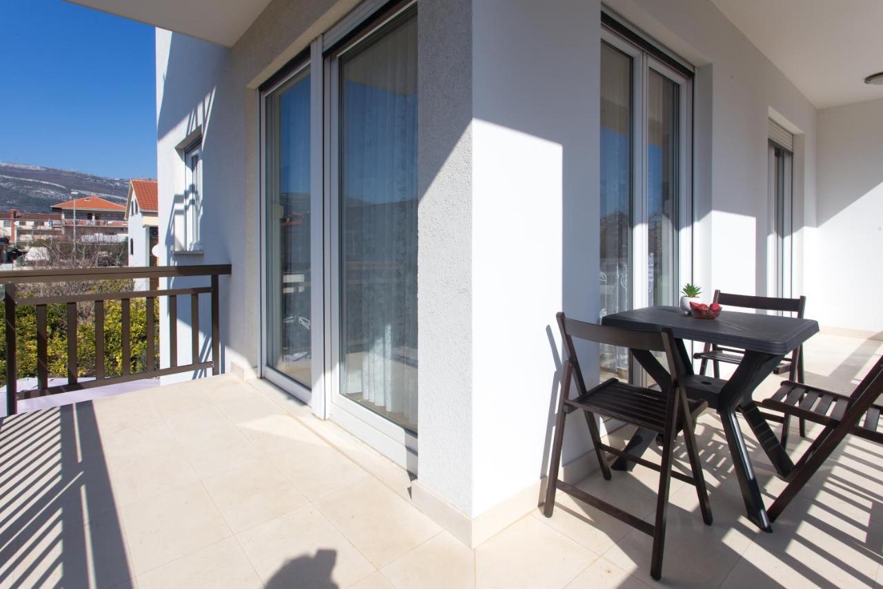 Apartments Villa Japeri Каштела Екстер'єр фото