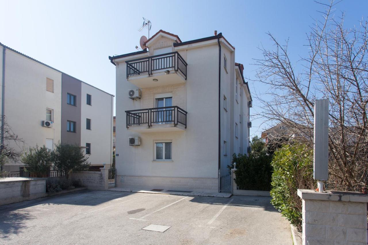 Apartments Villa Japeri Каштела Екстер'єр фото